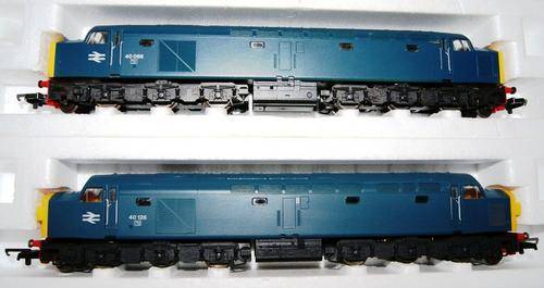 BNIB-  LIMA Class 40 Diesel Twin Locos *** Running No's 40066 and 40126