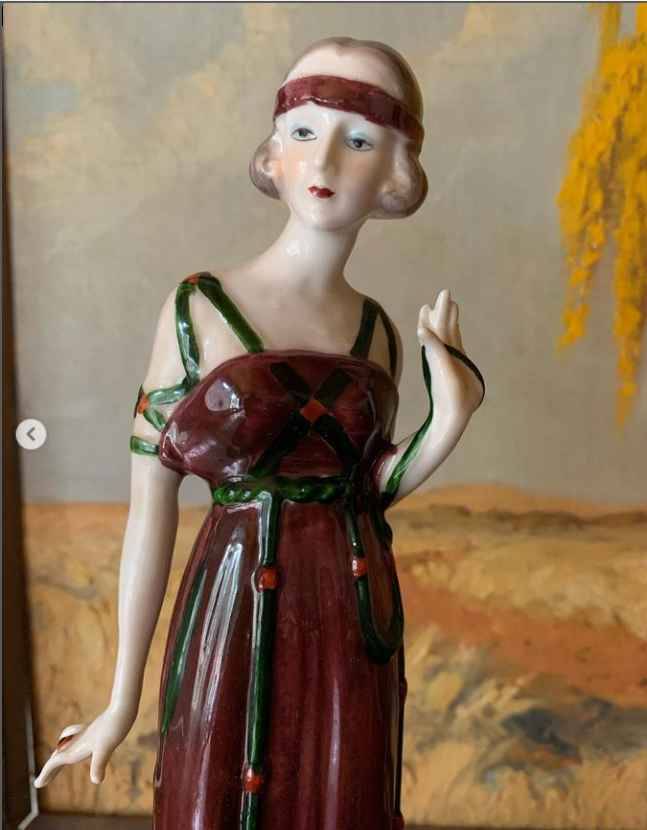 #71 Magnificent Cemark figurine - 27 cm tall