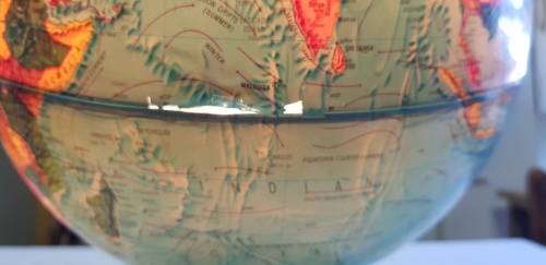 Lovely vintage globe lamp .Light works