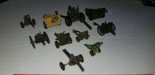 Lovely vintage set of Dinky lone star and crescent cannons. 10 in total