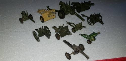 Lovely vintage set of Dinky lone star and crescent cannons. 10 in total