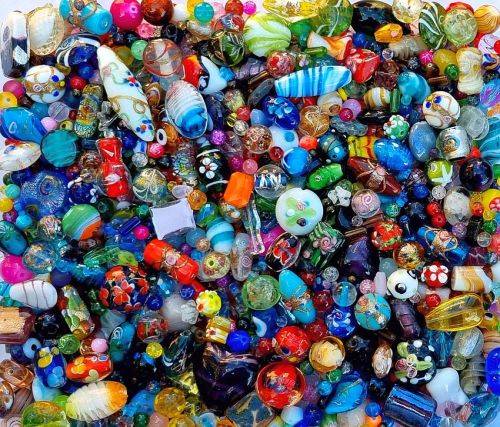 ** Crazy Wednesday**  2.2 Kg  Assorted Glass Beads and Glass Pearls  +/- 5600Pc