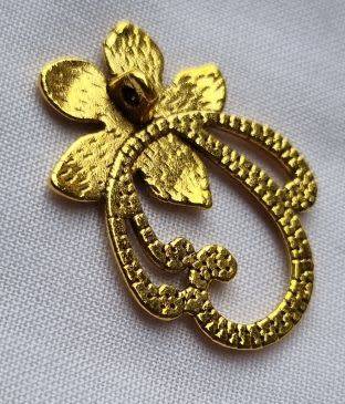 Tibetan Style Antique Gold Tone Flower  Toggle Clasp  29x20 mm - 1 Set