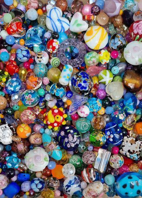 `!! Weekend Special!! 4.9Kg Assorted Glass Beads & Findings +/- 10142pcs