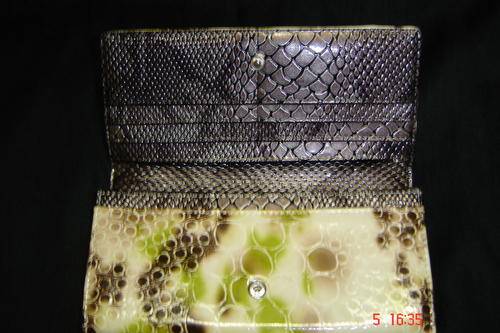 GENUINE GUESS HANDBAG AND WALLET COMBO !!!  R2950.00 !!!