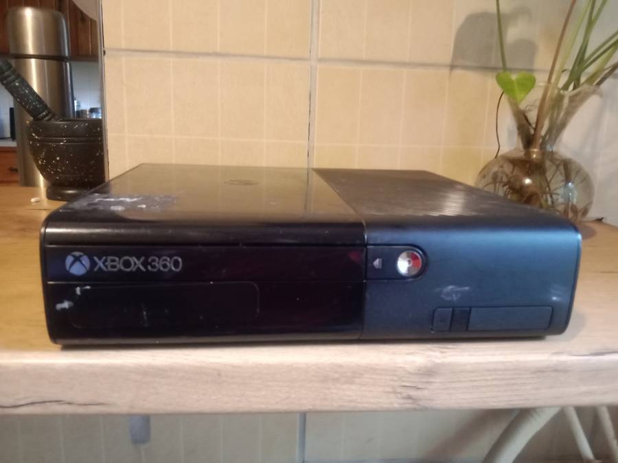 Xbox 360e Faulty * red light*