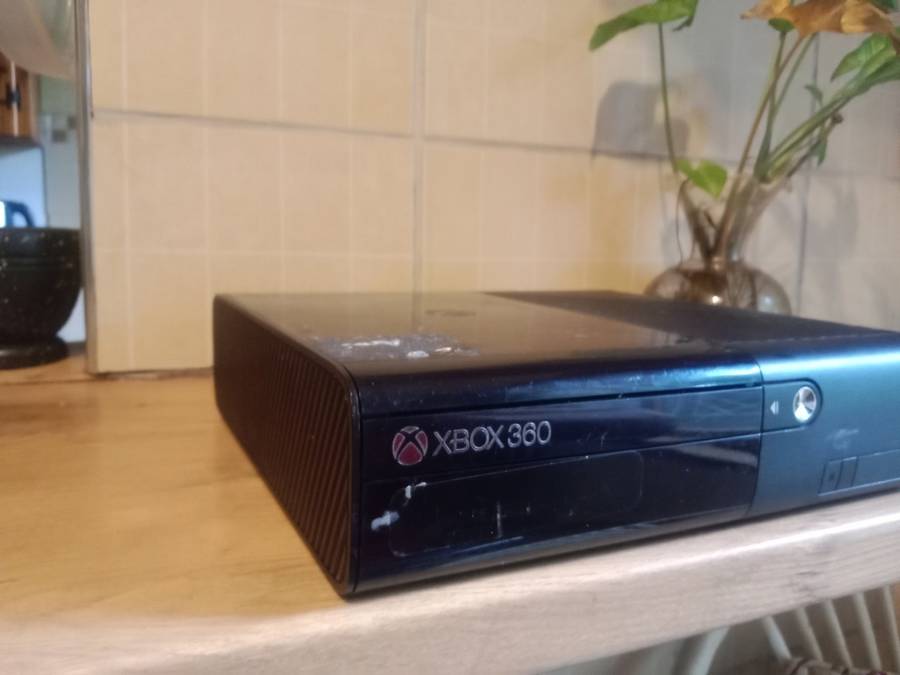 Xbox 360e Faulty * red light*