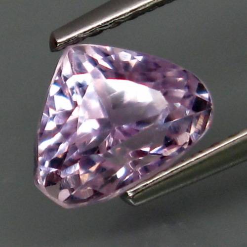 2.07ct BEAUTIFUL PINK PEAR CUT 100% NATURAL AND UNTREATED KUNZITE