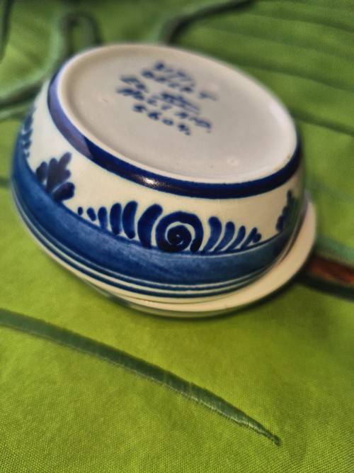 Rare Find!!  Blue Willow Delft Holland Glass Delftware Floral Pin