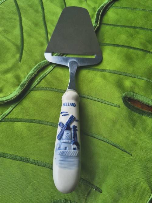 Delft Blue Cheese Slicer