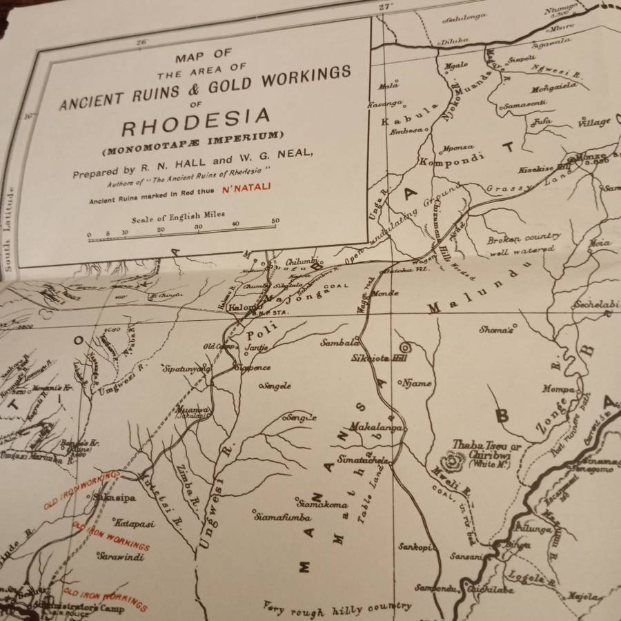 The Ancient Ruins of Rhodesia (Vol. 23) (Monomotapae Imperium)