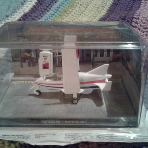 HIGHLY DETAILED JAMES BOND ACROSTAR METAL PLANE (OCTOPUSSY)