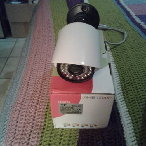 800 TVL COLOUR CCTV CAMERA INCL.BRACKETS