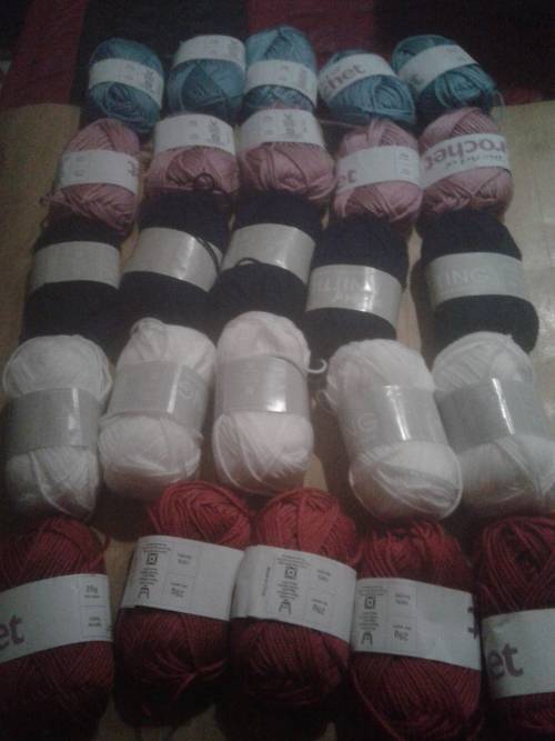 25 X MULTICOLOR  (5 SHADES)25G KNITTING OR CROCHET WOOL-ONE BID