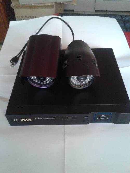 8 CHANNEL HD ,D1DVR INCL POWER SUPPLY, REMOTE AND MOUSE INCL.2 X3,6MM COLOR CAMERAS