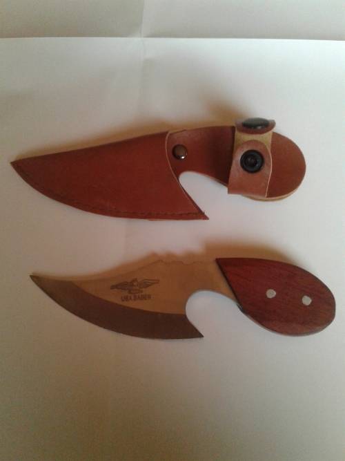 COLLECTORS USA  SABER POCKET KNIFE  INCL.LEATHER CASE