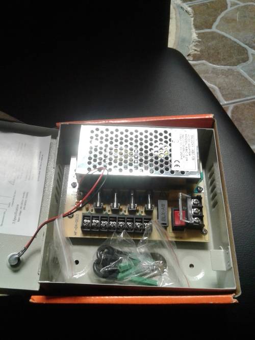 12VDC 4 OUTPUT SWITCH MODE CCTV POWER SUPPLY