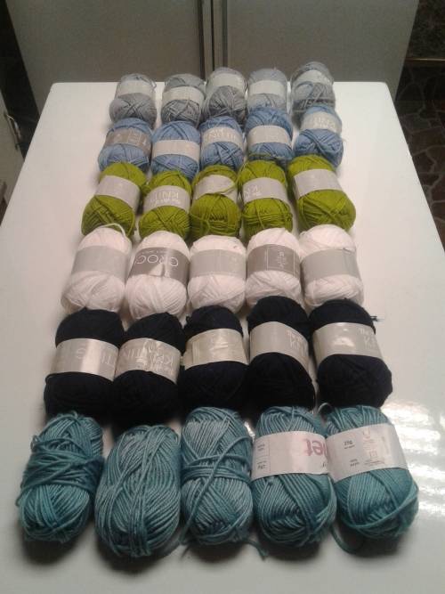 30 X 25G MULTICOLOR KNITTING OR CROCHET WOOL, ONE BID