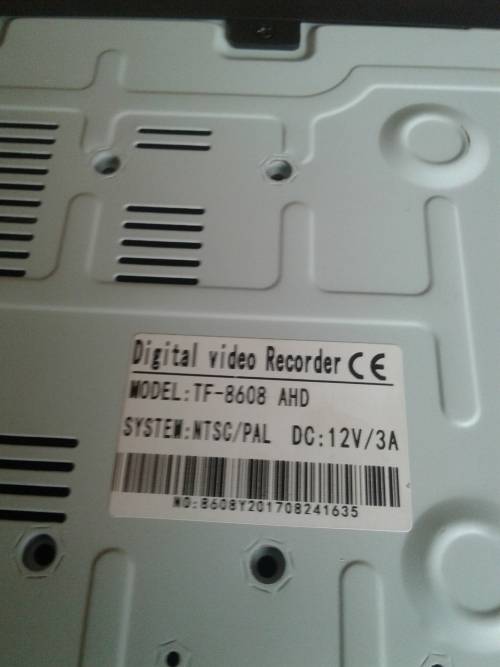 8 CHANNELS AHD DVR INCL.REMOTE AND MOUSE