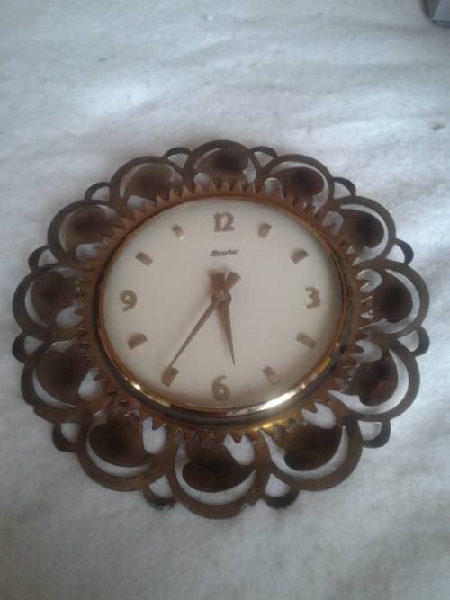 TIMESTAR BRASS BATTERY OPERATED WALL CLOCK (WORKS)