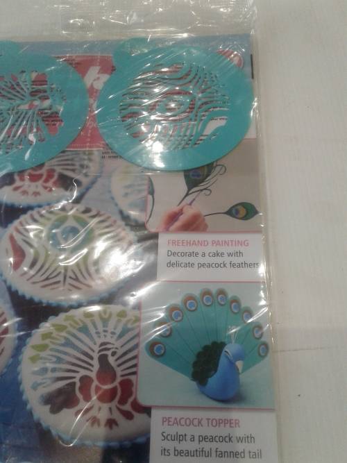 3 X CAKE DECORATIONS INCL. MAGAZINES  (ONE BID )