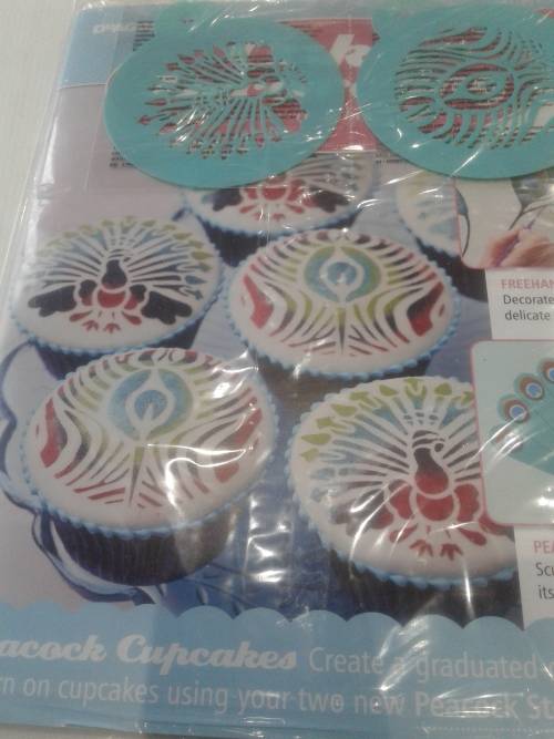 3 X CAKE DECORATIONS INCL. MAGAZINES  (ONE BID )