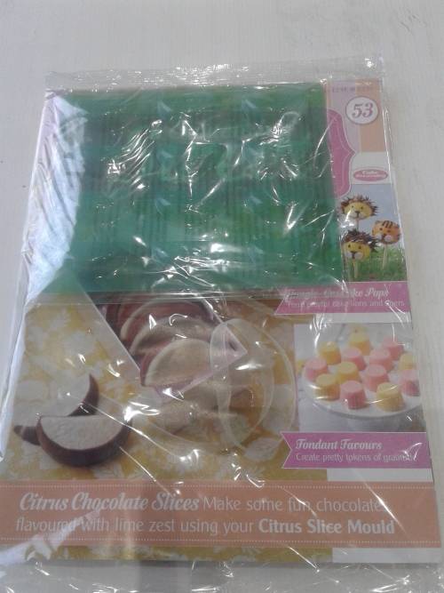 3 X SOMETHING SWEET CAKE DECORATIONS INCL. MAGAZINES  (ONE BID)