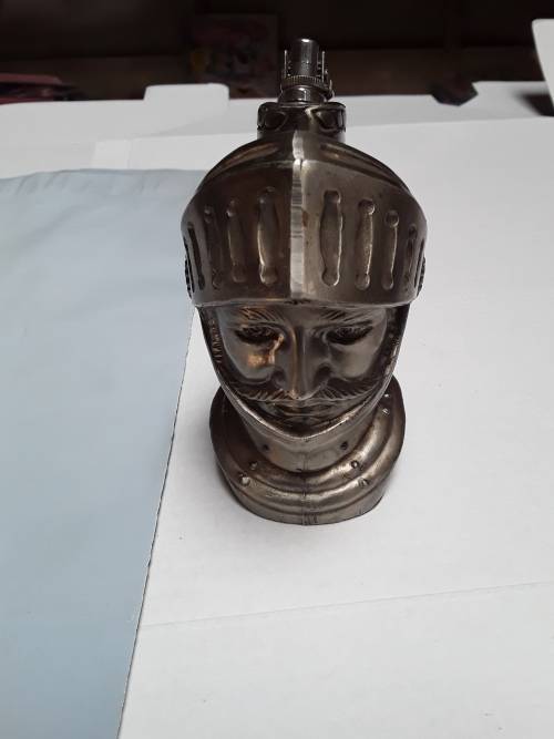 SILVER PLATED KNIGHTS HEAD CIGARETTE LIGHTER(NEEDS REFILL)