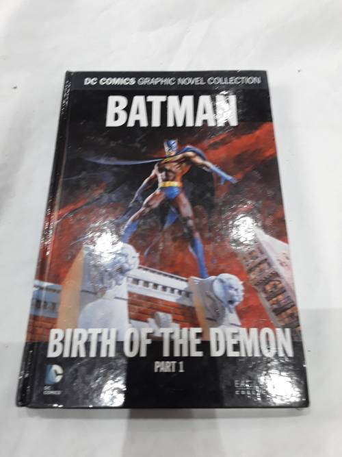DC HARDCOVER COMIC ( BATMAN BIRTH OF DEMON)