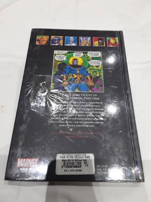 MARVEL HARDCOVER COMIC (THE LIFE AND DEATH OF CAPTAIN MARVEL)