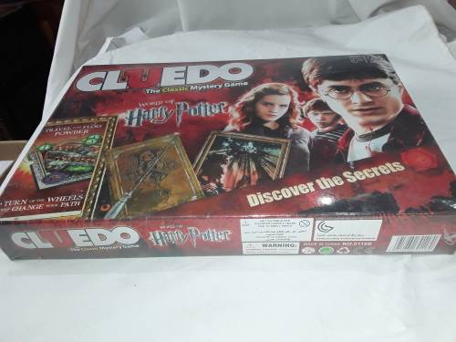 CLUEDO THE CLASSIC MYSTERY GAME(WORLD OF HARRY POTTER)