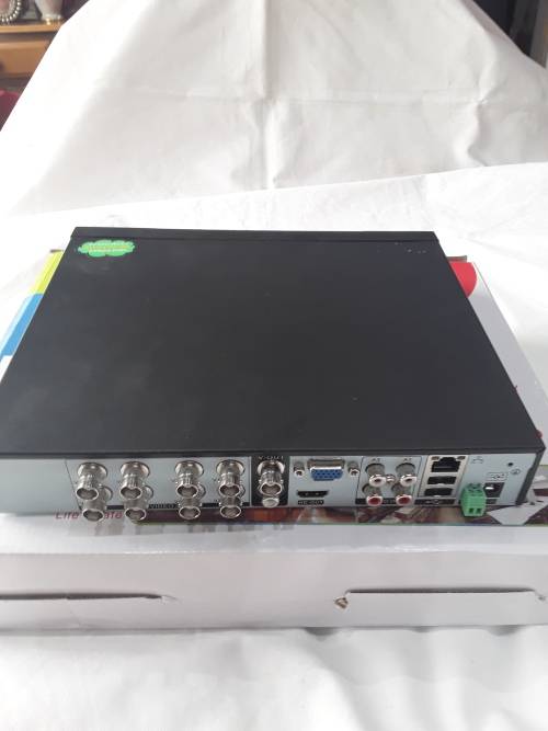 8 CHANNELS AHD DVR INCL.POWER SUPPLY,REMOTE AND MOUSE