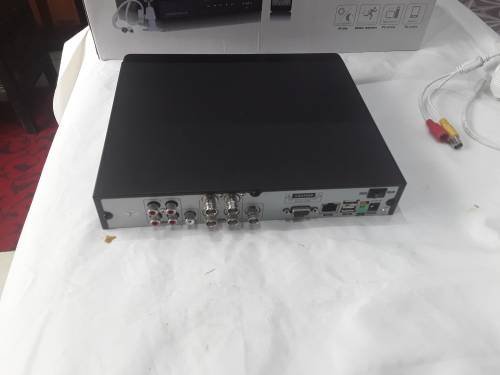 4 CHANNELS CCTV KIT(INCL.4 CAMERAS,4/ 20M CABLES,DVR,BRACKETS P.SUPPLY,MOUSE & REMOTE)