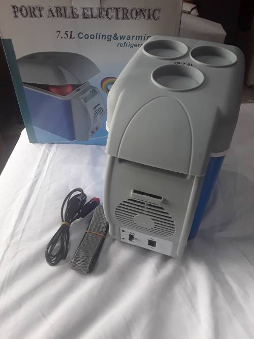 7,5L PORTABLE COOLING AND WARMING REFRIGERATOR