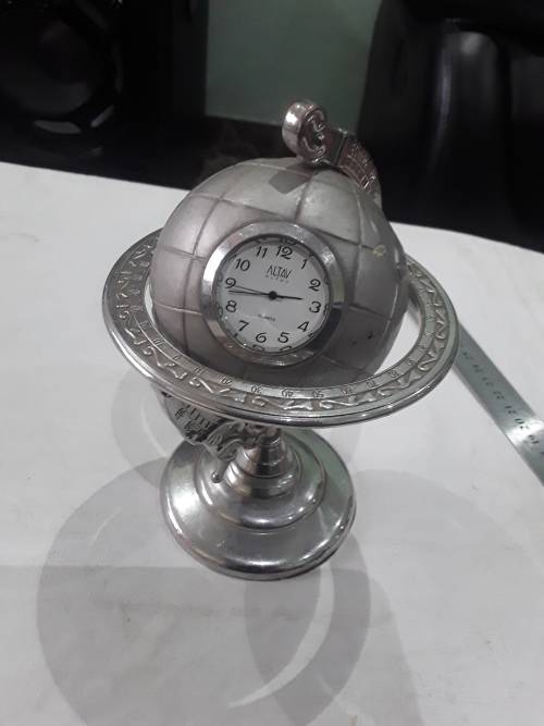METAL GLOBE QUARTZ CLOCK(HEAVY)