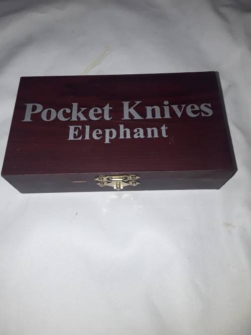 COLLECTORS ELEPHANT(BLUE BULLS)POCKETKNIFE