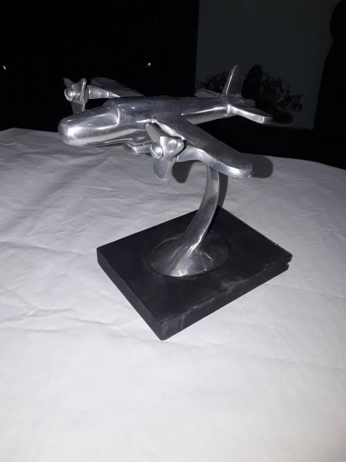 STAINLESS STEEL AEROPLANE ON STAND(MODEL)