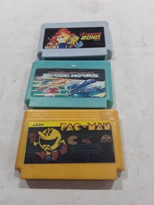 VINTAGE TV GAME WITH 3 GAME CARTRIDGES