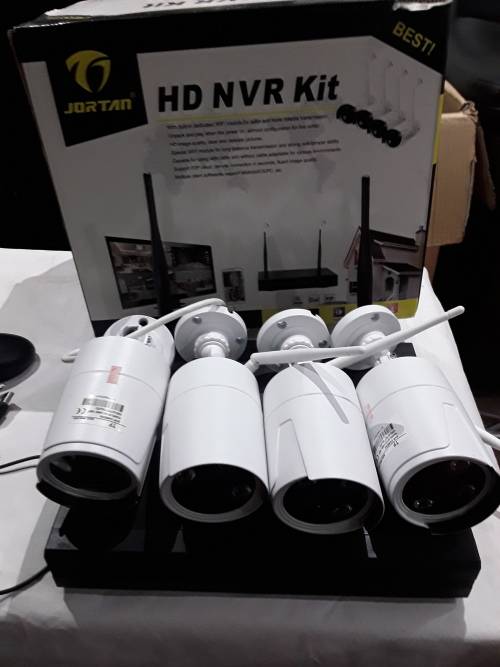 NVR KIT(CONSISTS OF A DVR,4 CAMERAS,MOUSE AND 4xPOWER SUPPLY
