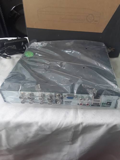8 CHANNELS AHD DVR INCLPOWER SUPPLY AND MOUSE