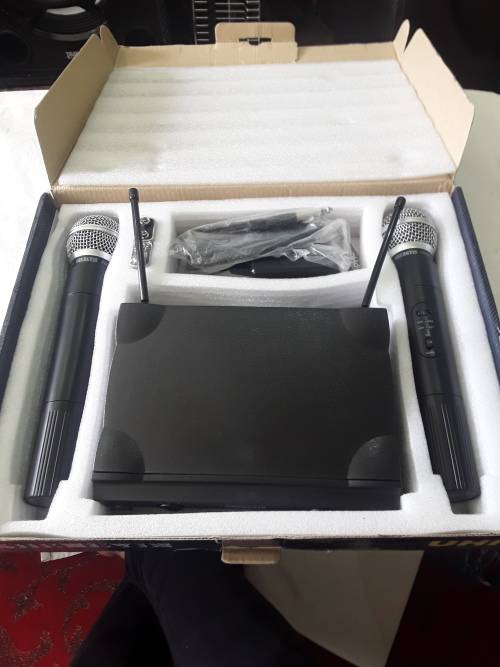 WIRELESS MICROPHONE SYSTEM