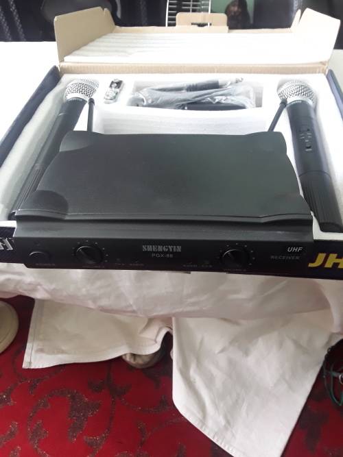 WIRELESS MICROPHONE SYSTEM