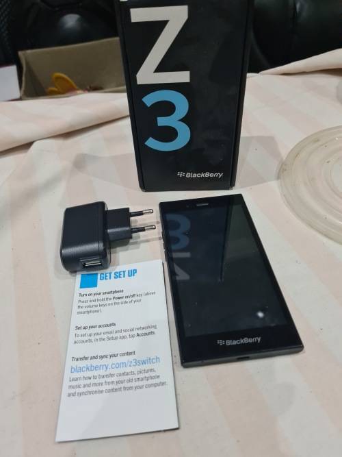ORIGINAL BLACKBERRY Z3 SMARTPHONE