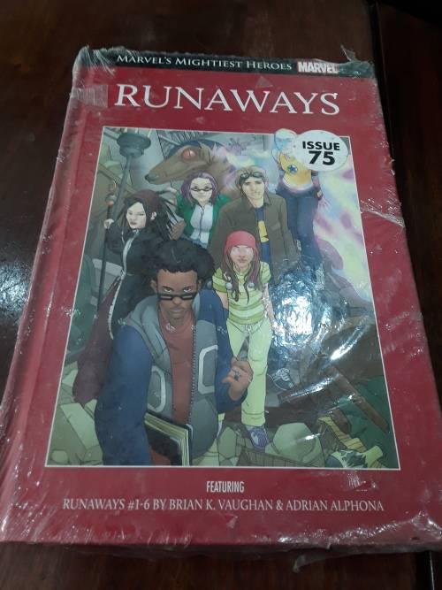 MARVEL SUPERHERO`S HARDCOVER COMIC(RUNAWAYS)