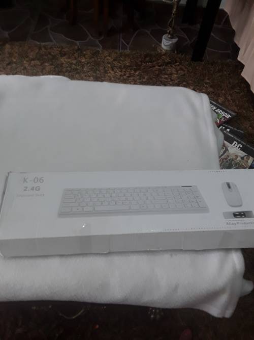2,4 G KEYBOARD DOCK(ULTRA THIN FASHION)