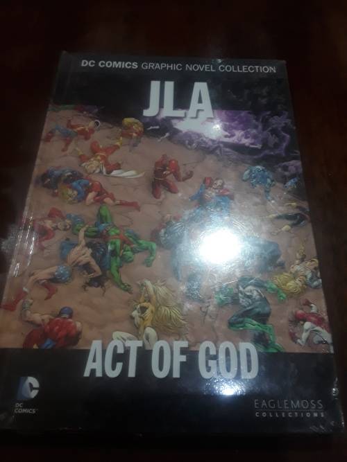 DC SUPERHERO`S HARDCOVER COMIC(JLA)ACT OF GOD
