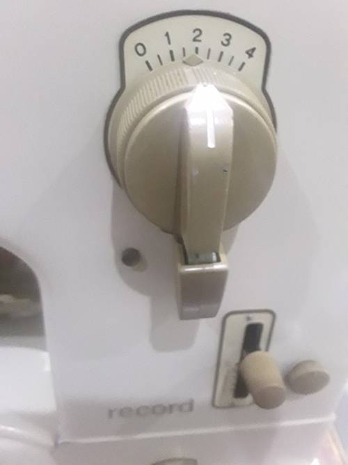 VINTAGE BERNINA  730 RECORD SEWING MACHINE IN COMPATIBLE SUITCASE(WITH ALL ASSC.)WORKS LIKE A BOMB