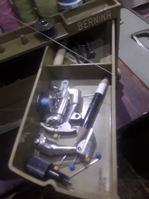 VINTAGE BERNINA  730 RECORD SEWING MACHINE IN COMPATIBLE SUITCASE(WITH ALL ASSC.)WORKS LIKE A BOMB