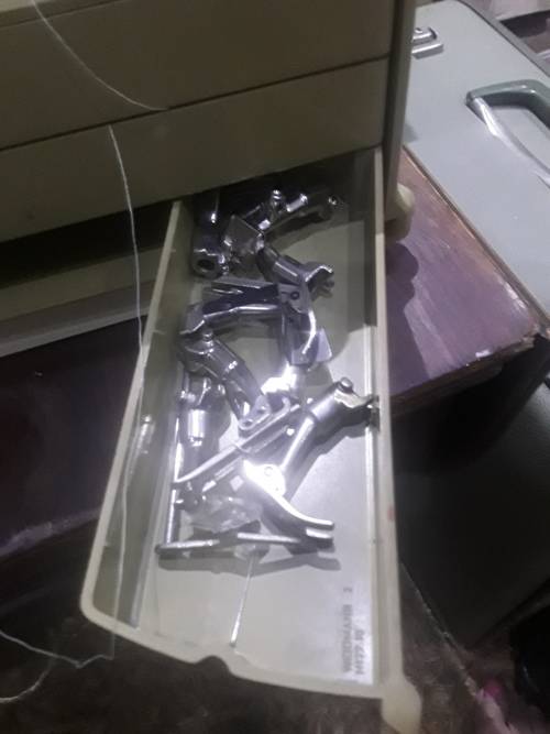 VINTAGE BERNINA  730 RECORD SEWING MACHINE IN COMPATIBLE SUITCASE(WITH ALL ASSC.)WORKS LIKE A BOMB