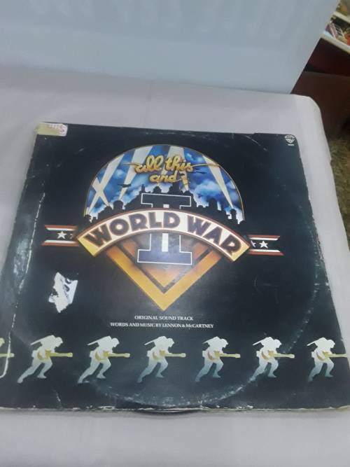 WORLD WAR 11(SET OF 2) LP RECORDS